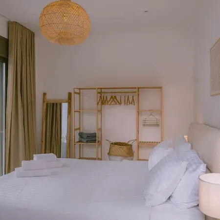 Villa Lemon Hill / Landmark Hosting Finikounta
