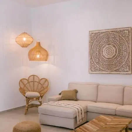 Lemon Hill / Landmark Hosting * Finikúnda