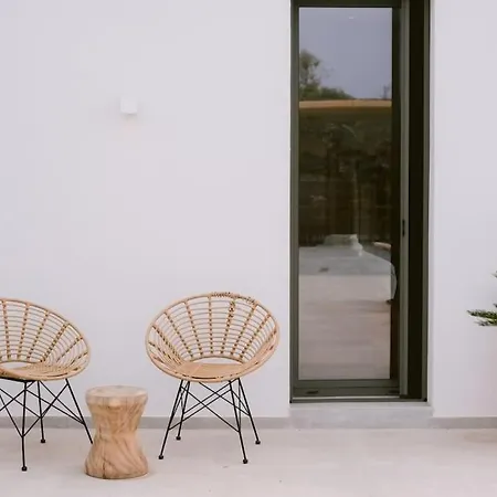 Lemon Hill / Landmark Hosting Villa *