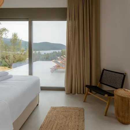 Lemon Hill / Landmark Hosting Villa Finikúnda