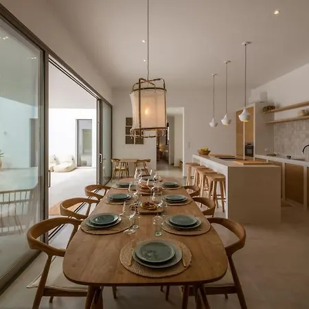 Villa Lemon Hill / Landmark Hosting Finikúnda