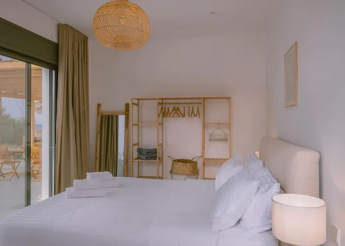 Villa Lemon Hill / Landmark Hosting Finikounta