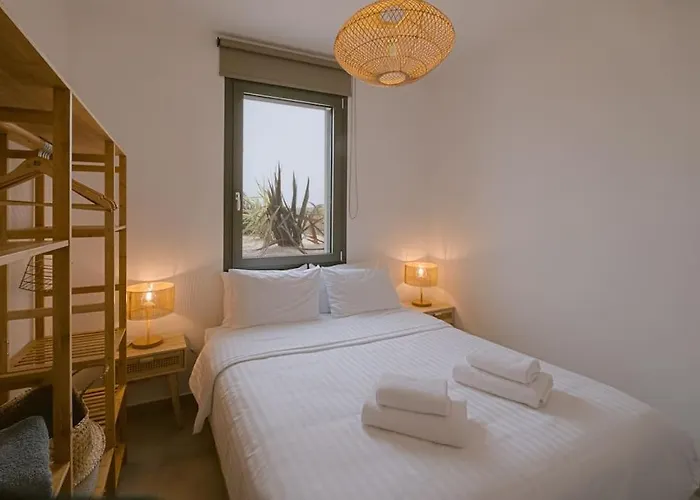 Lemon Hill / Landmark Hosting Villa *