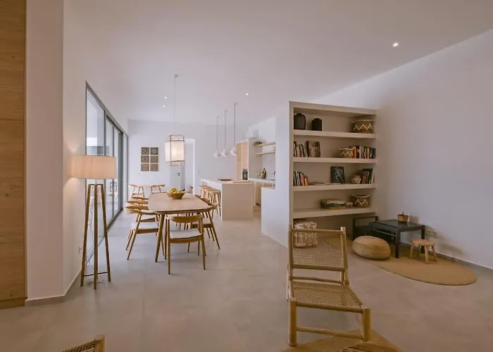 Lemon Hill / Landmark Hosting Finikounta