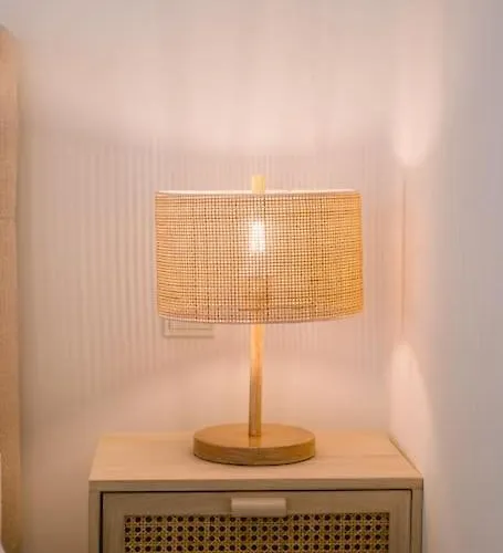 Lemon Hill / Landmark Hosting Villa