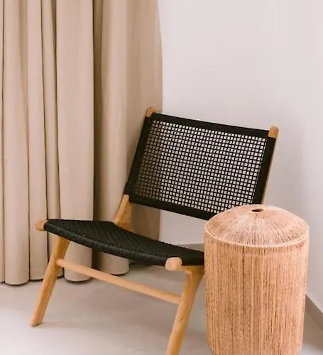 Lemon Hill / Landmark Hosting Villa Finikounta