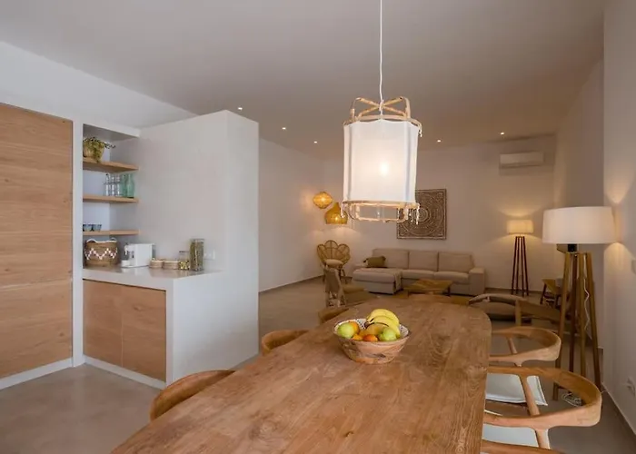 Villa Lemon Hill / Landmark Hosting