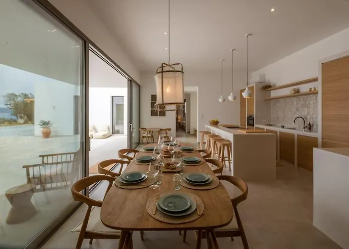 Villa Lemon Hill / Landmark Hosting Finikounta